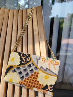 Floral Patchwork Beaded Shoulder Bag with Gold Chain